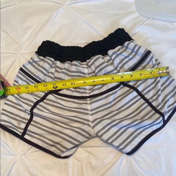 Lululemon Run Track Attack Short Women’s Twin Stripe Black Drawcord Waist Lined - Picture 4 of 7